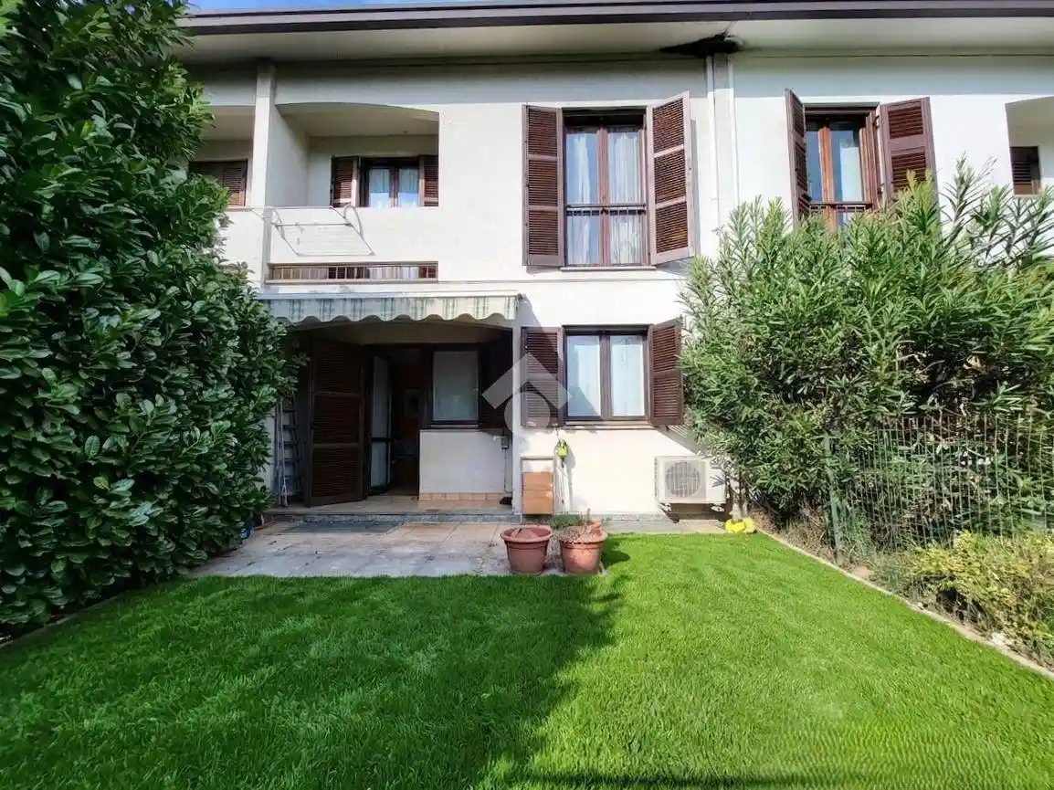 Villetta a schiera in vendita a Besana in Brianza