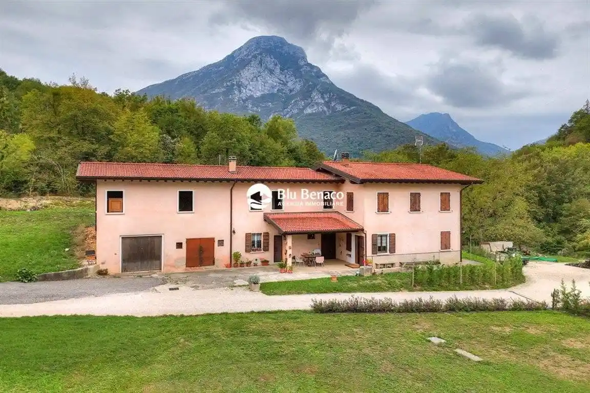 Appartamento in vendita a Gargnano