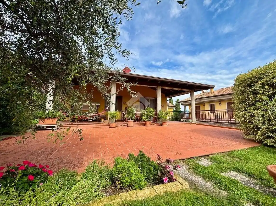 Villa in vendita a Sona