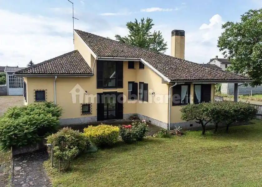 Villa in vendita a Badia Pavese