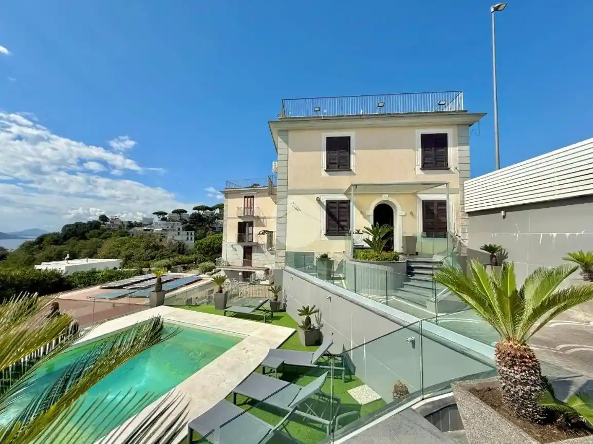 Villa in vendita a Pozzuoli
