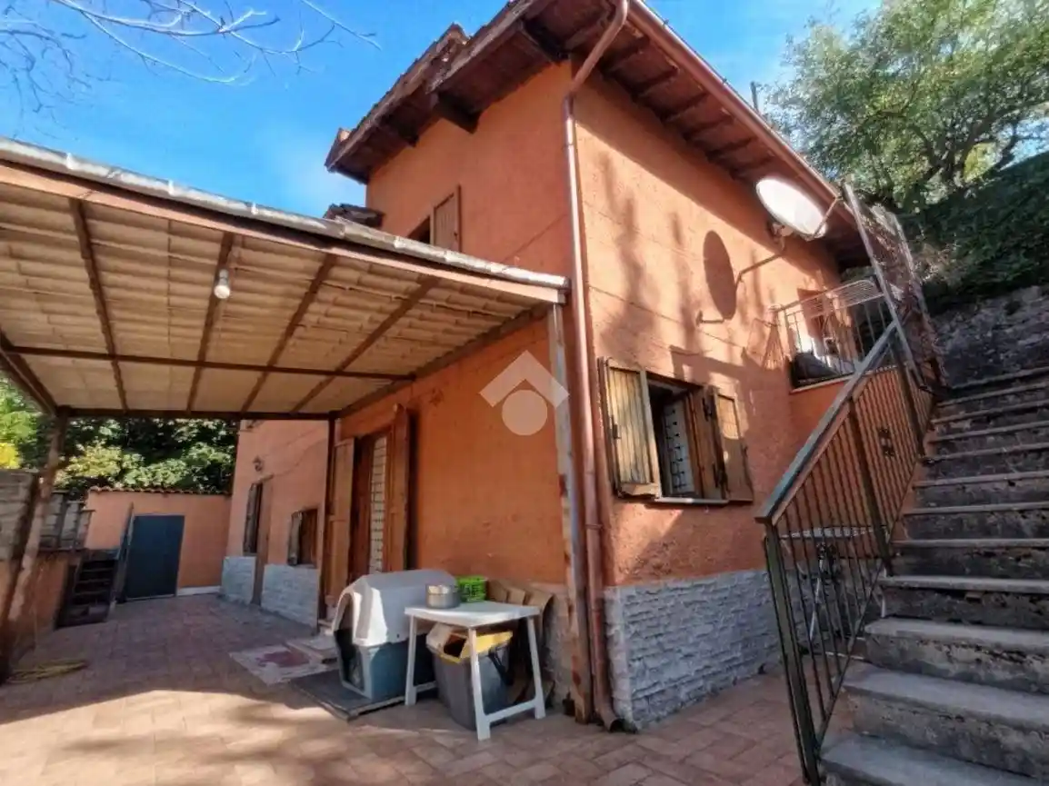 Casa indipendente in vendita a Olevano Romano