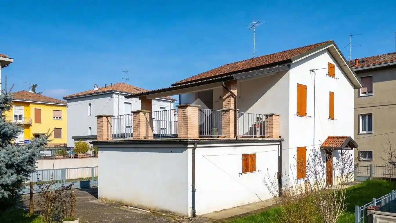 Casa indipendente in vendita a Medesano