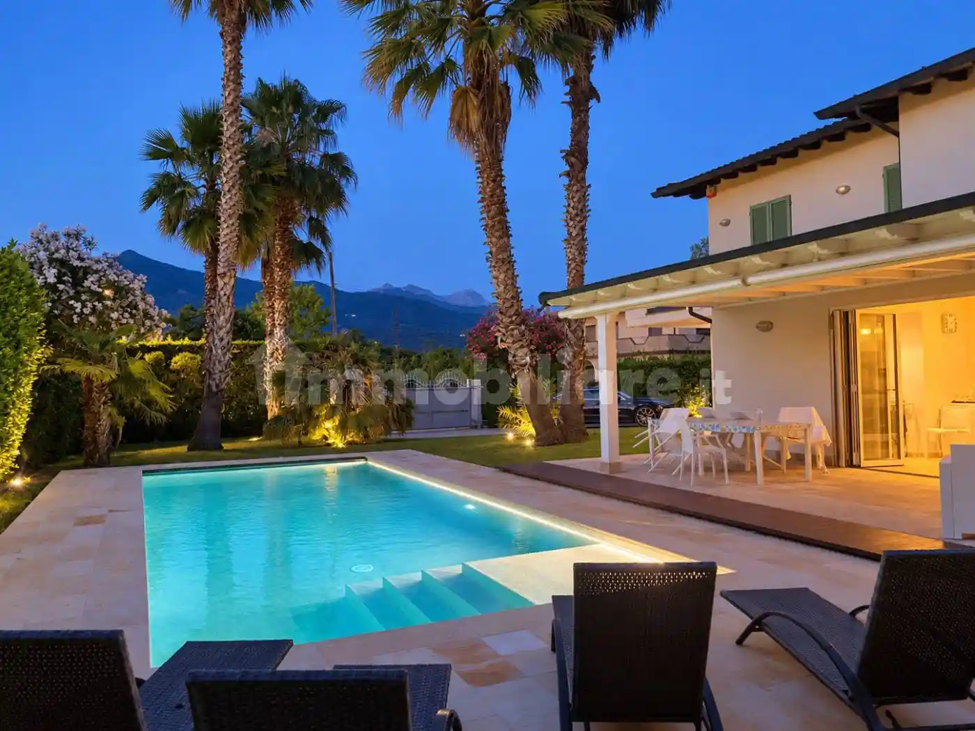 Villa in vendita a Montignoso