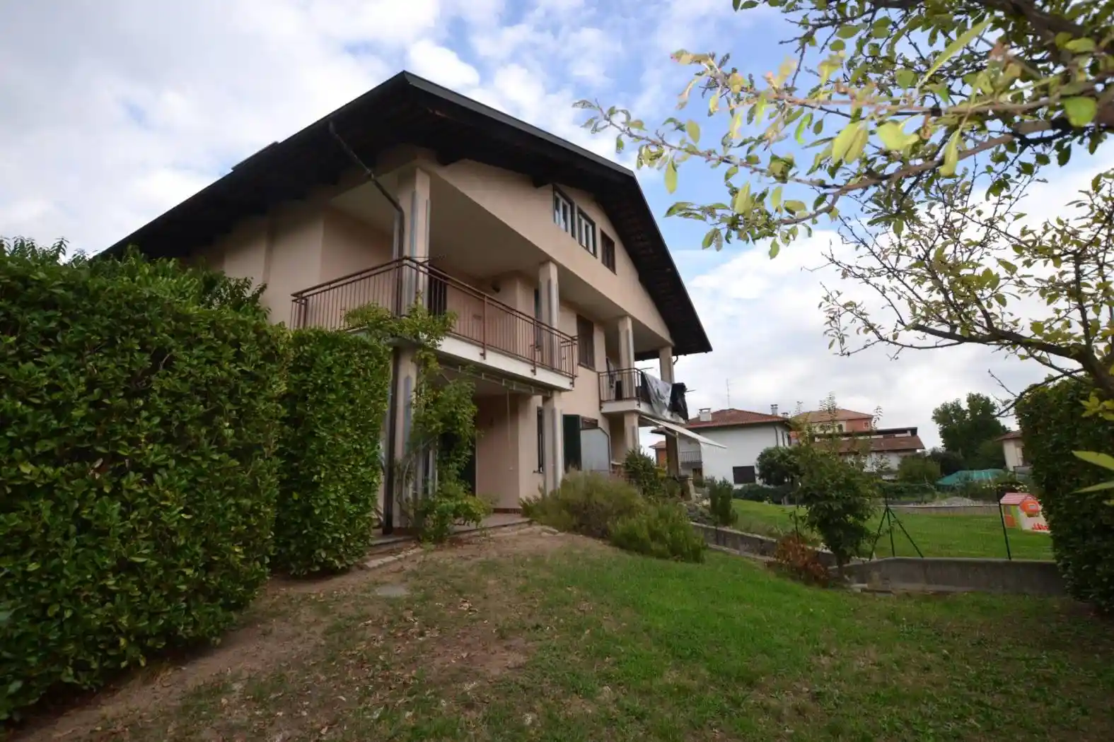 Villa in vendita a Vigliano Biellese