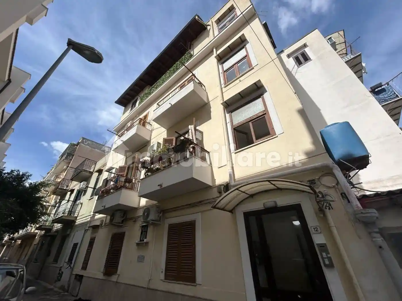 Palazzo - Edificio in vendita a Palermo