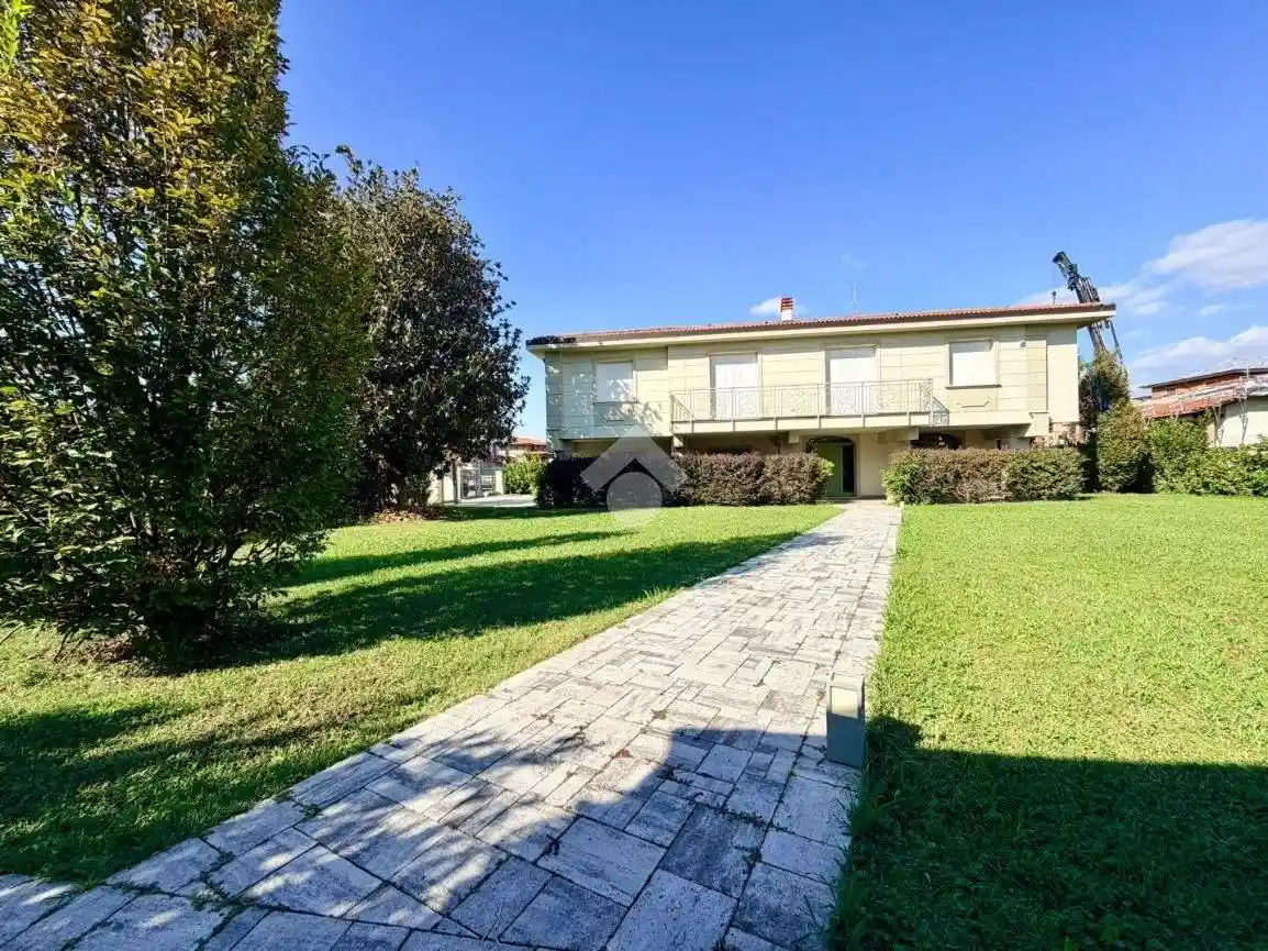 Villa in vendita a Montodine