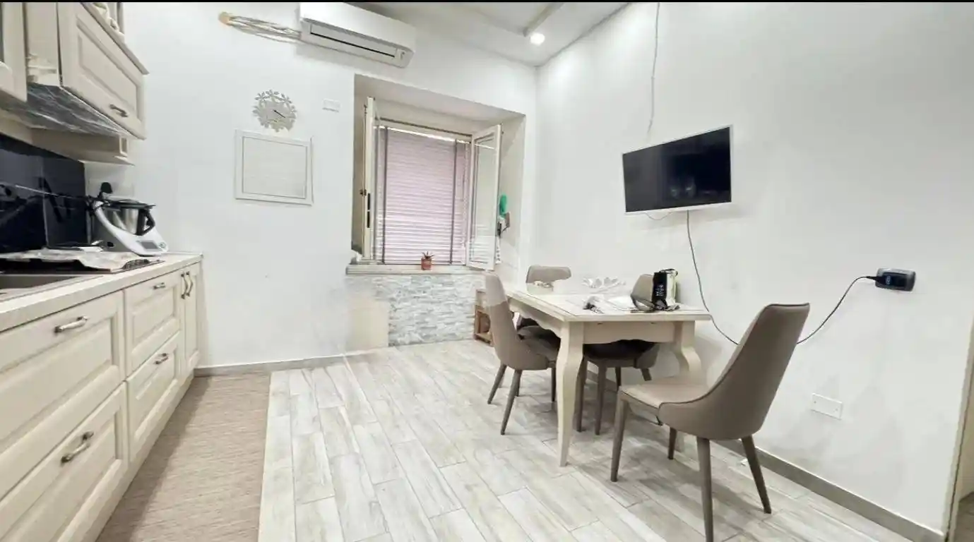 Appartamento in vendita a Napoli