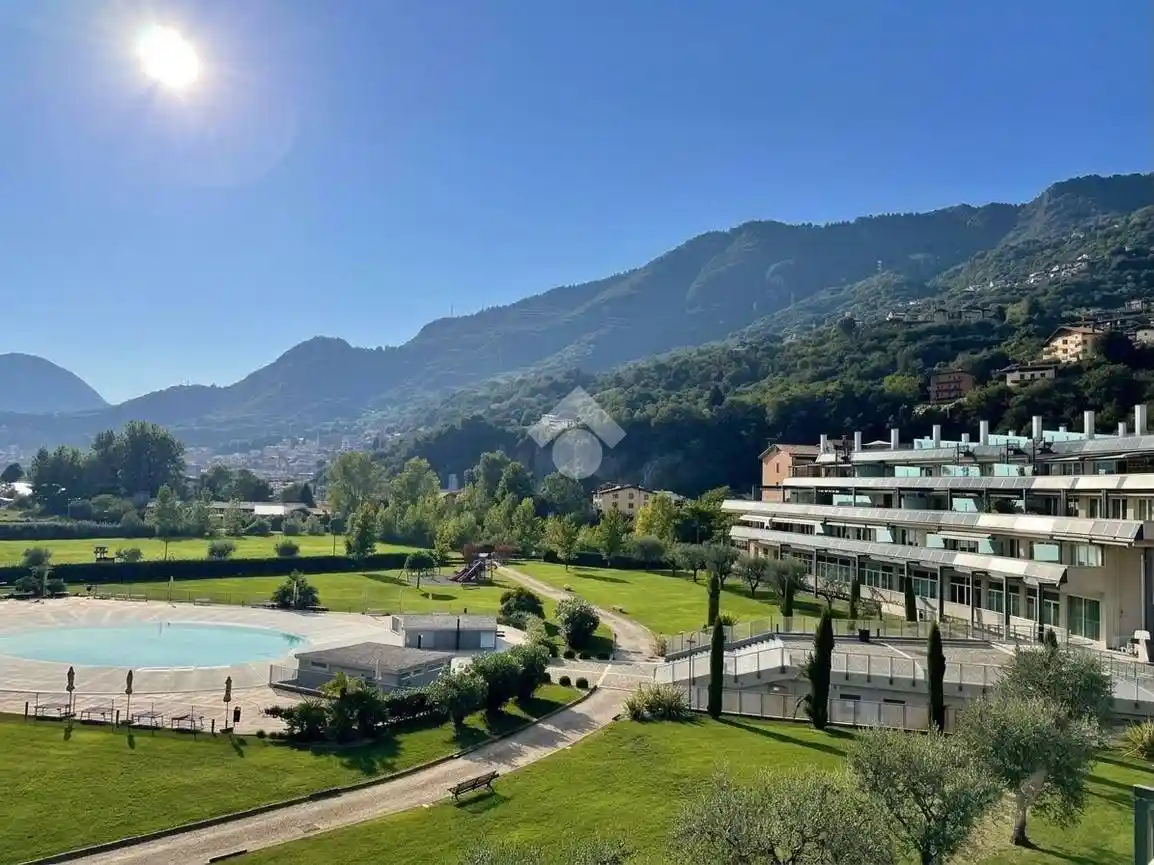 Appartamento in vendita a Costa Volpino