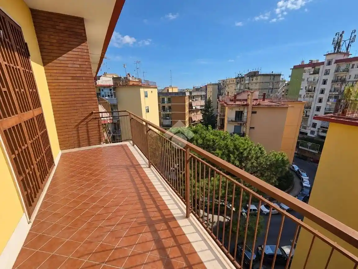 Appartamento in affitto a Napoli