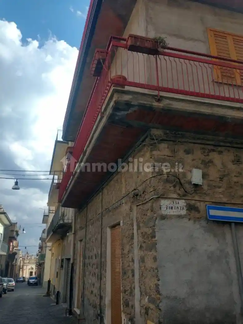 Palazzo - Edificio in vendita a Biancavilla