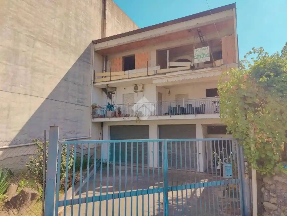 Appartamento in vendita a Calatabiano