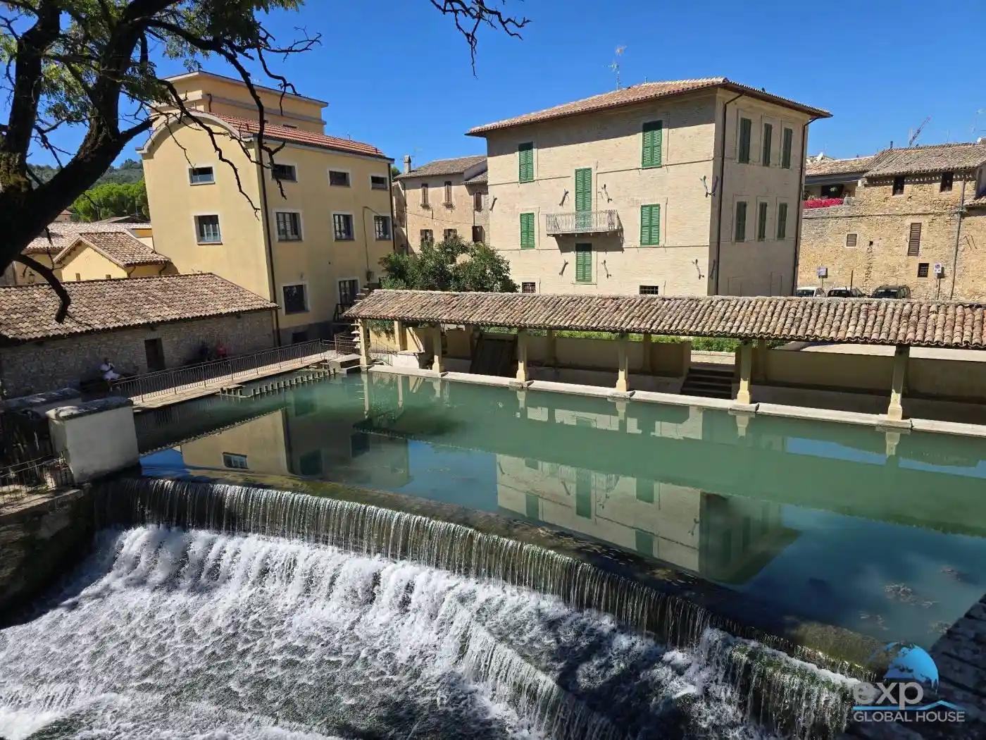 Palazzo - Edificio in vendita a Bevagna