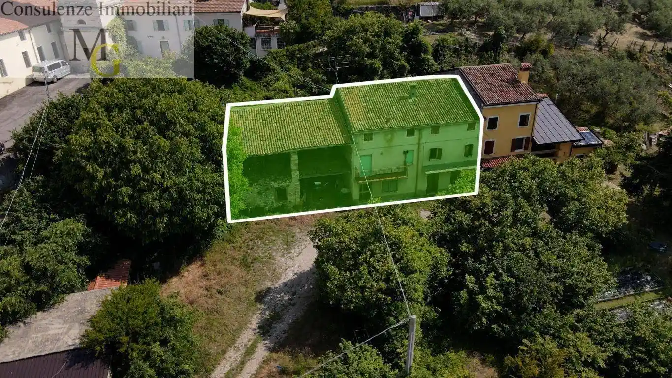 Rustico - Casale in vendita a Soave