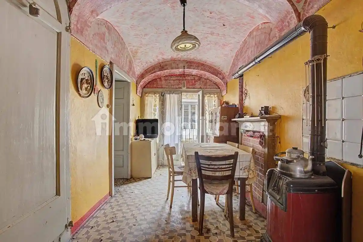 Rustico - Casale in vendita a Casalzuigno