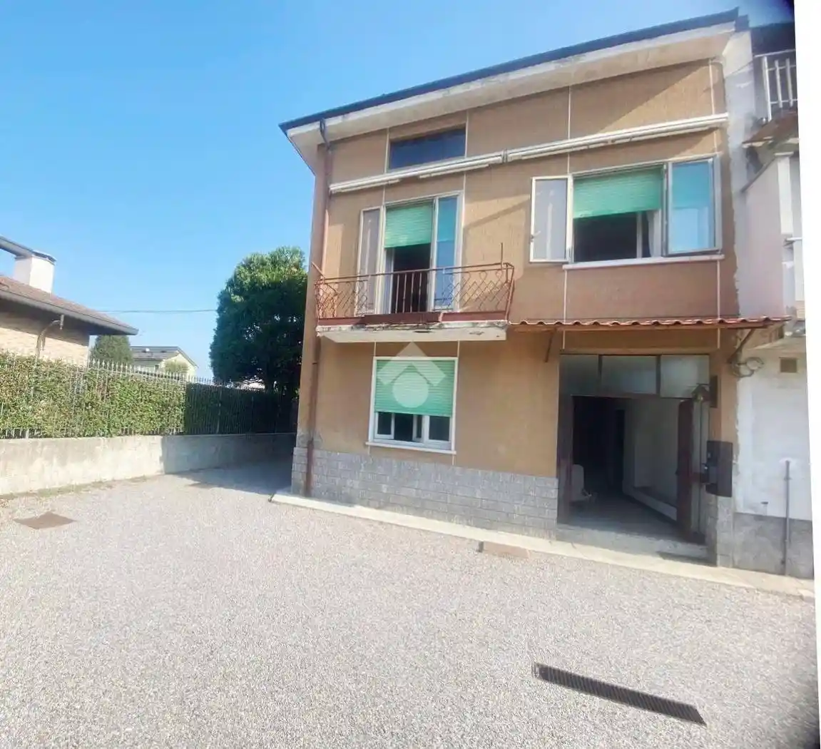 Casa indipendente in vendita a Turate