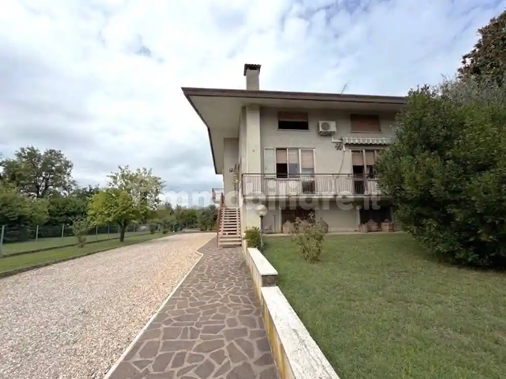 Villa in vendita a Arcade