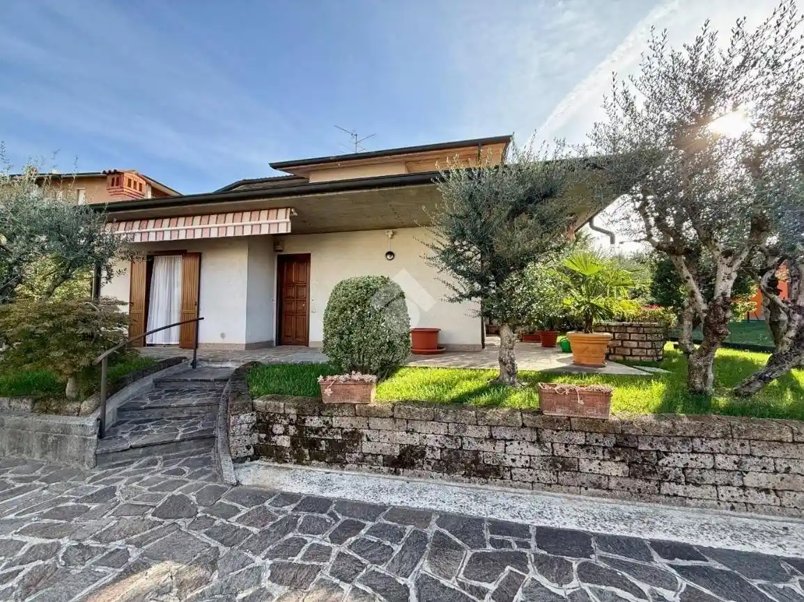 Villa in vendita a Grassobbio