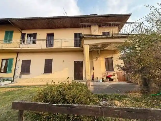 Appartamento in vendita a Sesto Calende