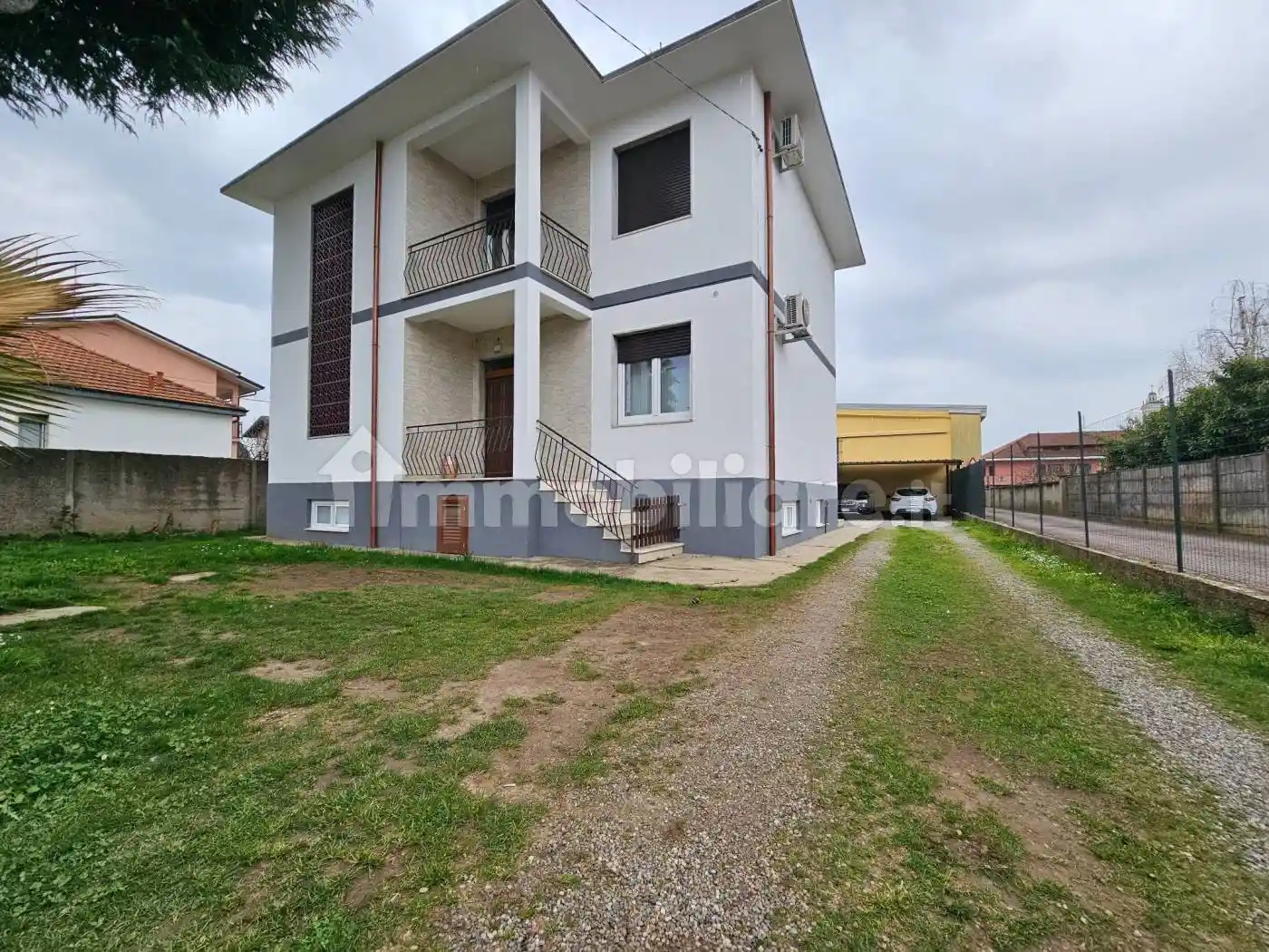 Villa in vendita a Marcallo con Casone