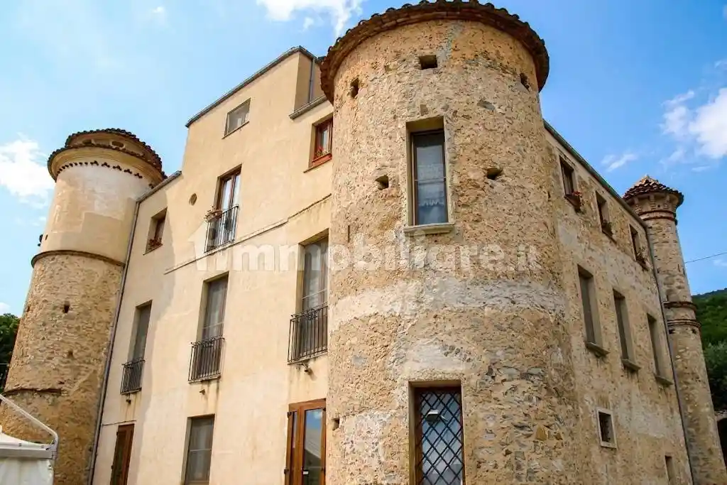Palazzo - Edificio in vendita a Marsico Nuovo