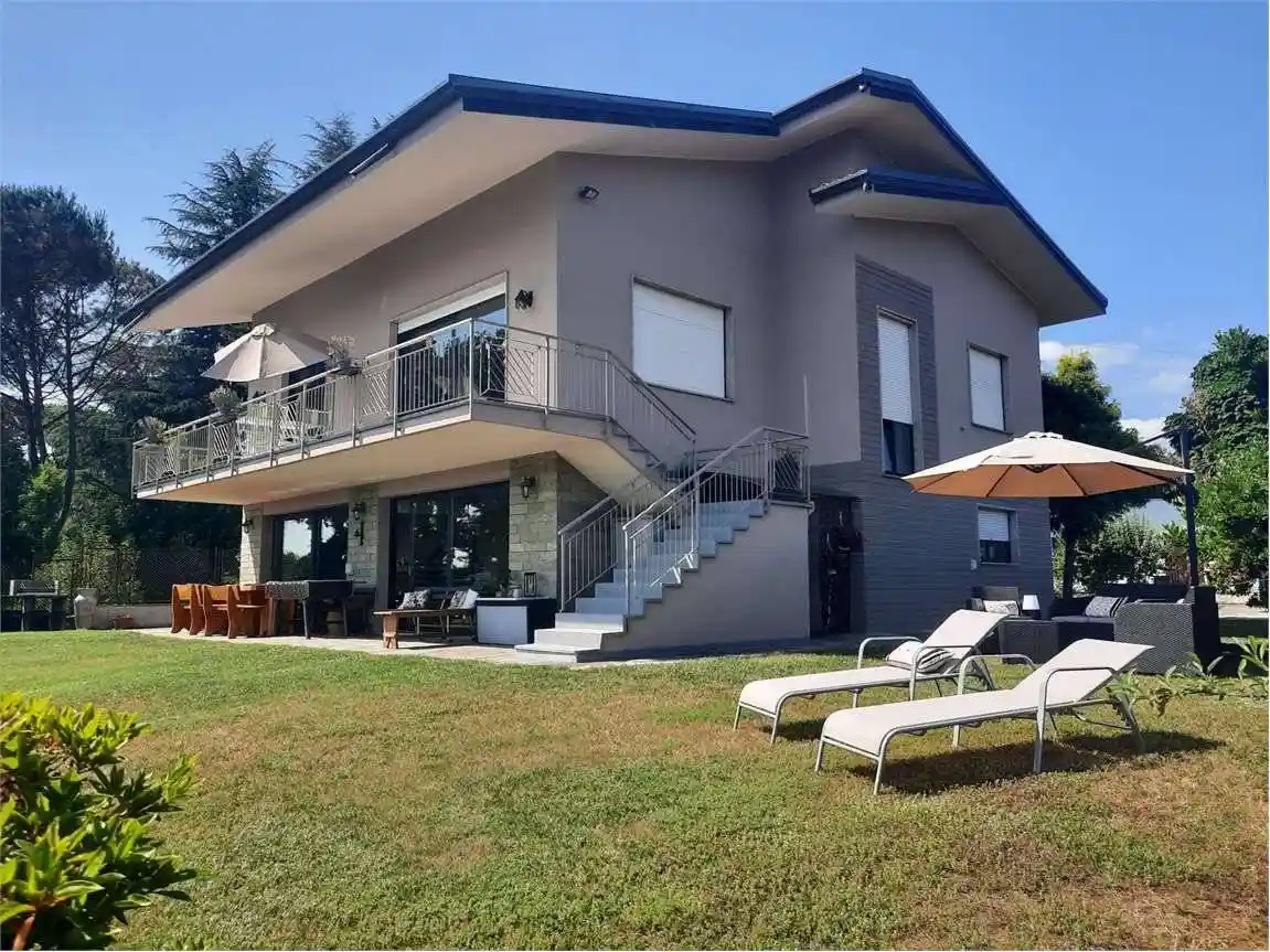 Appartamento in affitto a Dormelletto