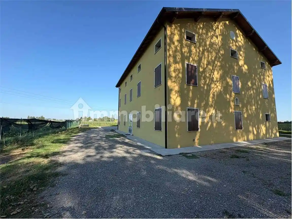 Casa indipendente in vendita a Mirandola