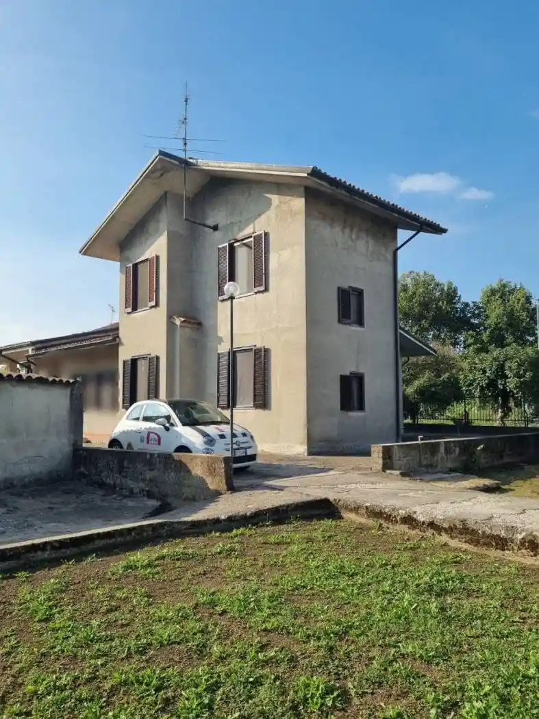 Villa in vendita a Caselle Lurani