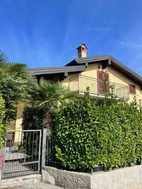 Villa in vendita a Ispra