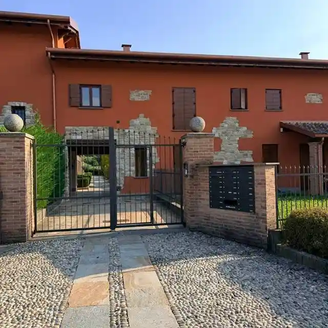 Appartamento in vendita a Faloppio