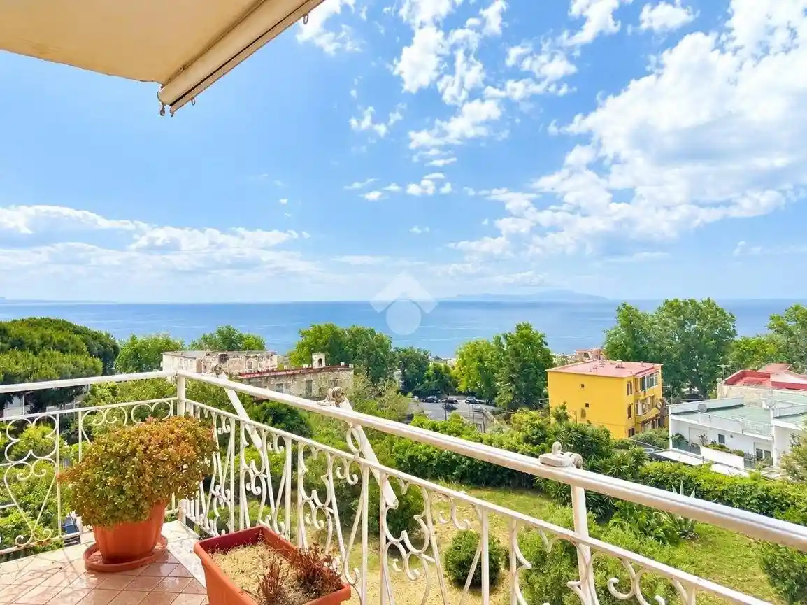 Appartamento in vendita a Napoli