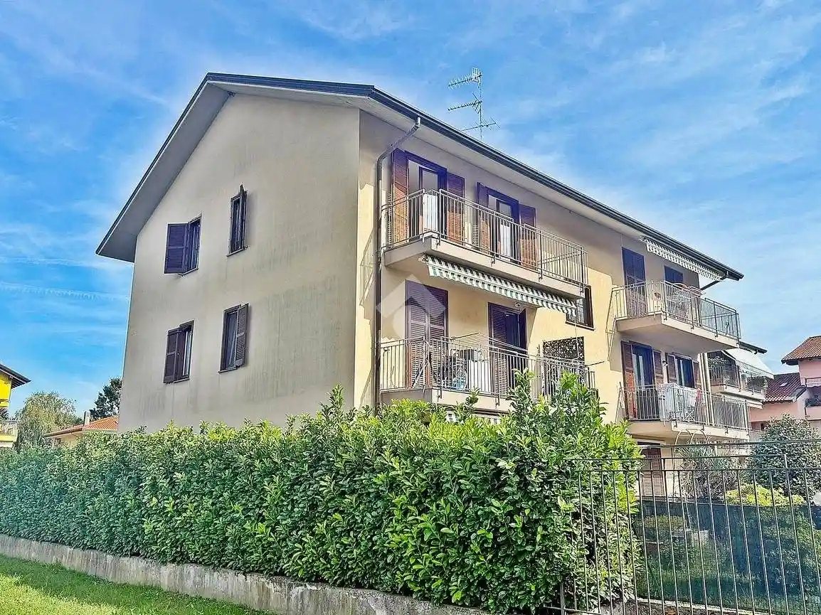 Appartamento in vendita a Sesto Calende