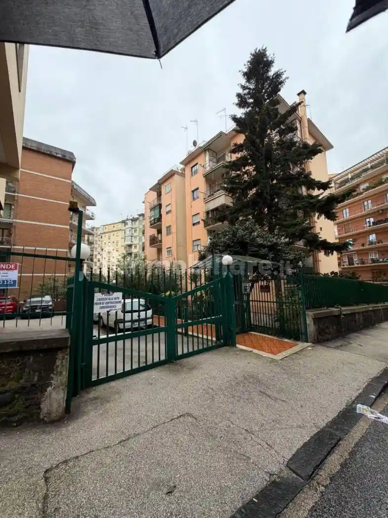Appartamento in vendita a Napoli