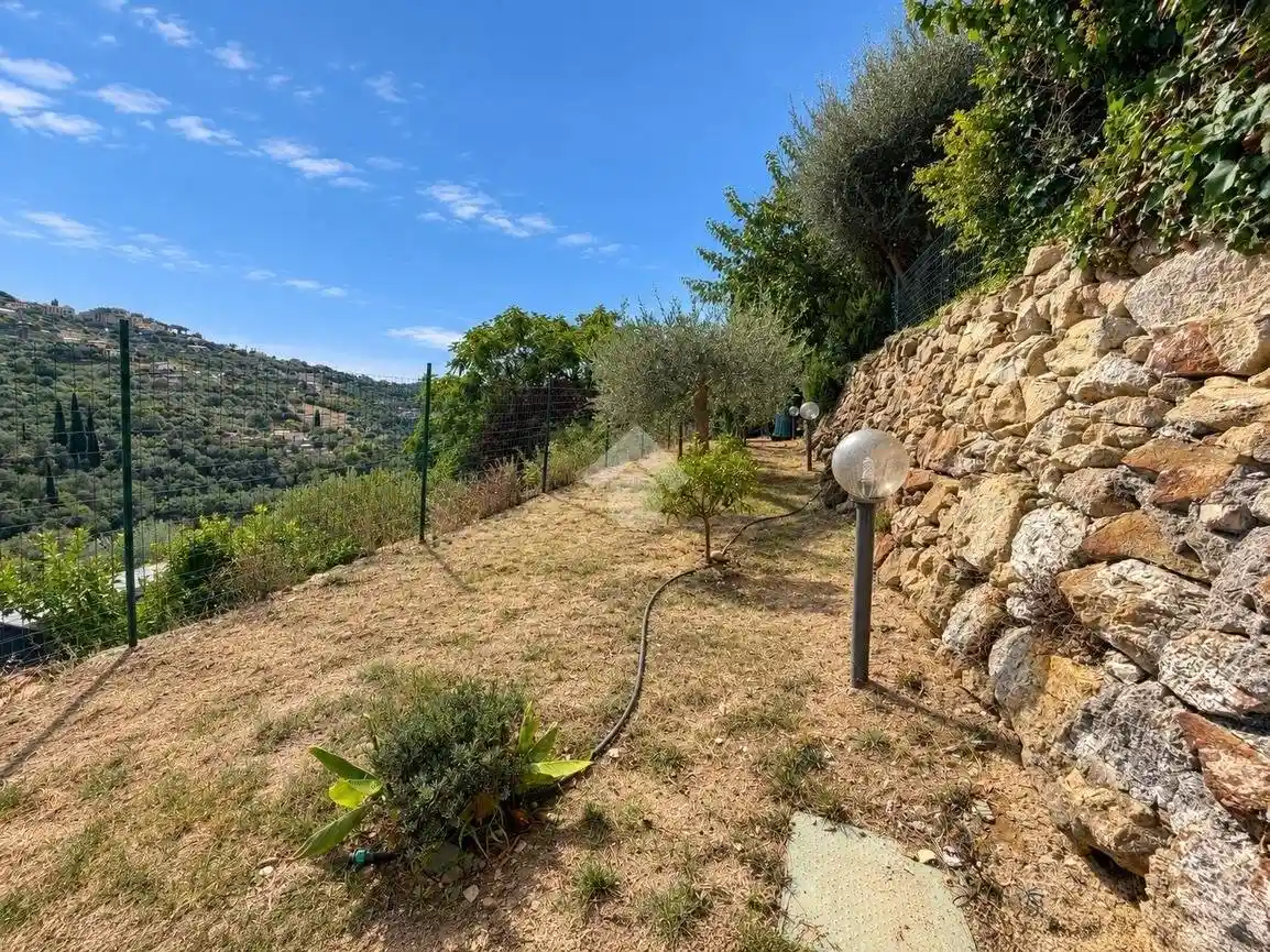 Appartamento in vendita a Vallebona