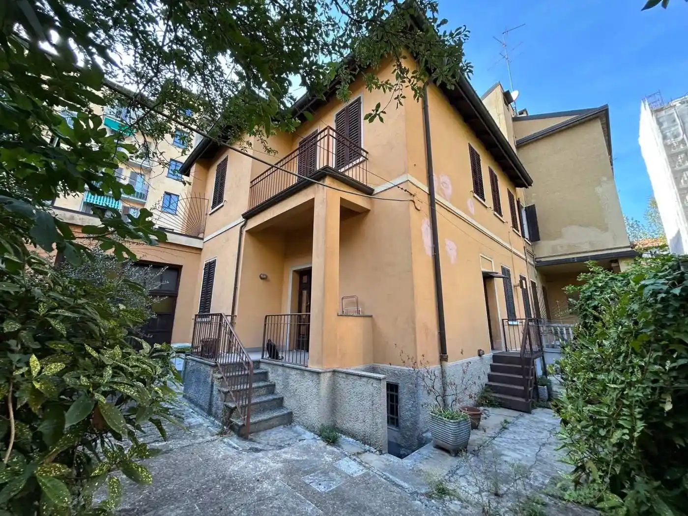 Palazzo - Edificio in vendita a Milano