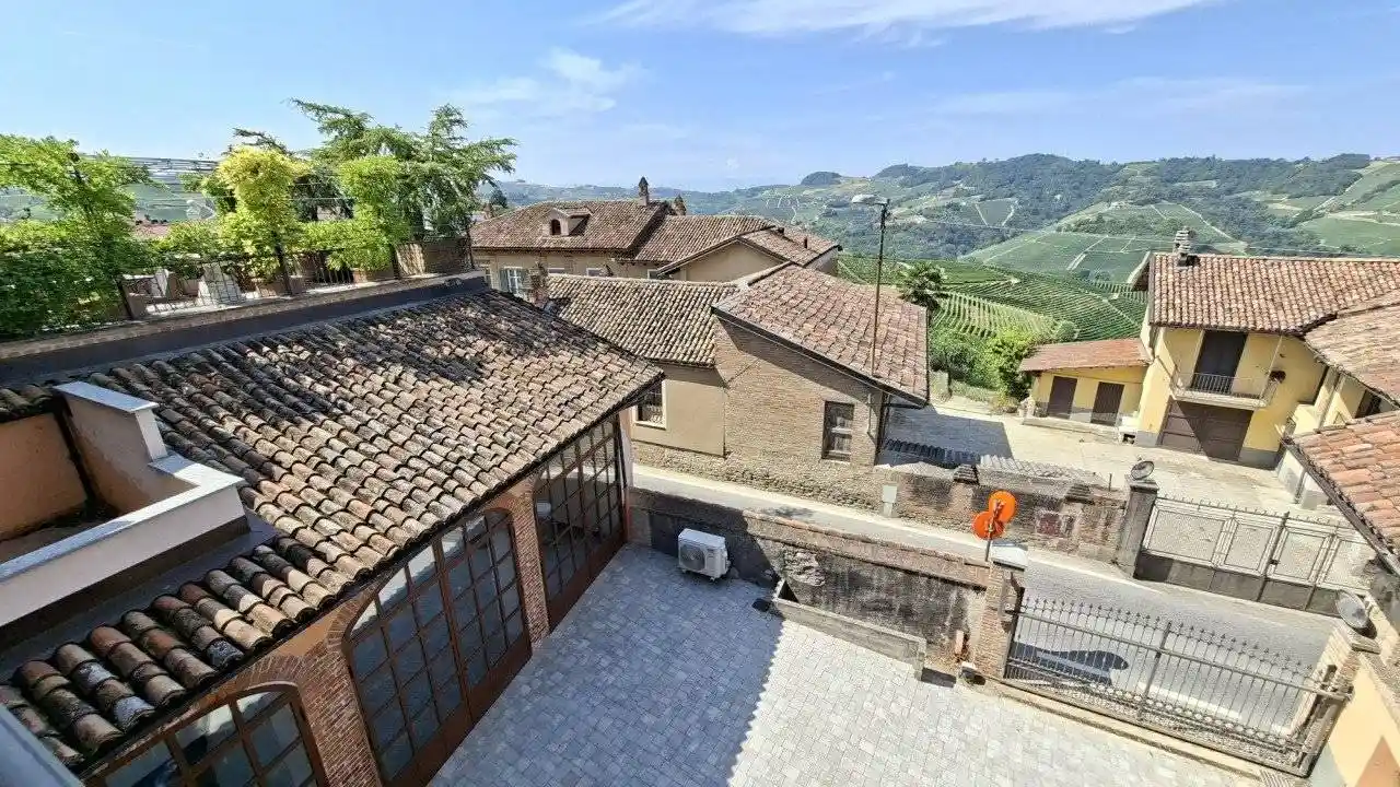 Appartamento in affitto a Serralunga d'Alba