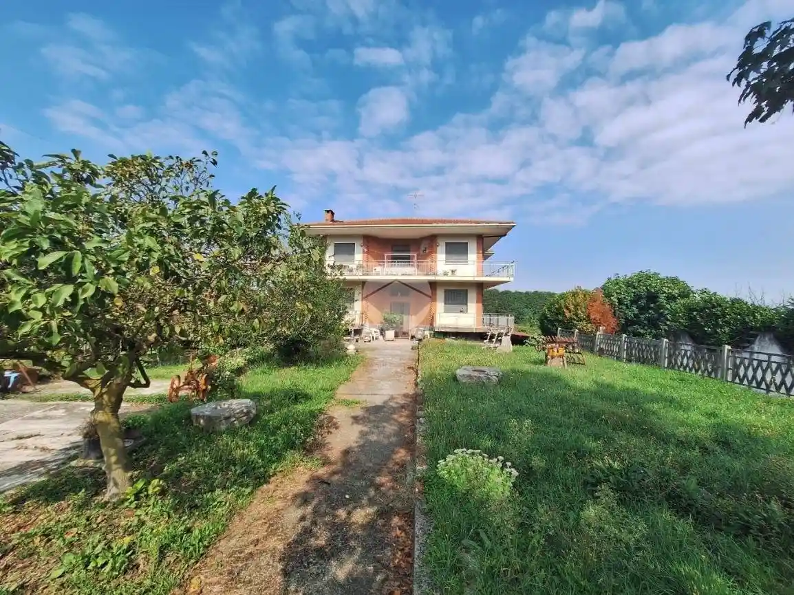 Villa in vendita a Cossano Canavese