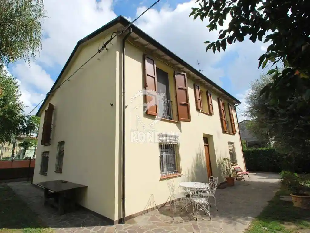 Casa indipendente in vendita a Faenza