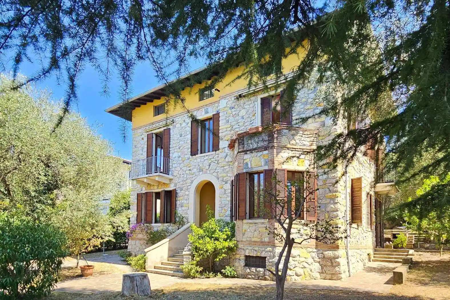 Villa in vendita a Torri del Benaco