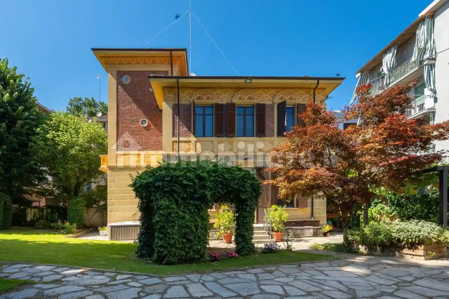 Villa - foto 2
