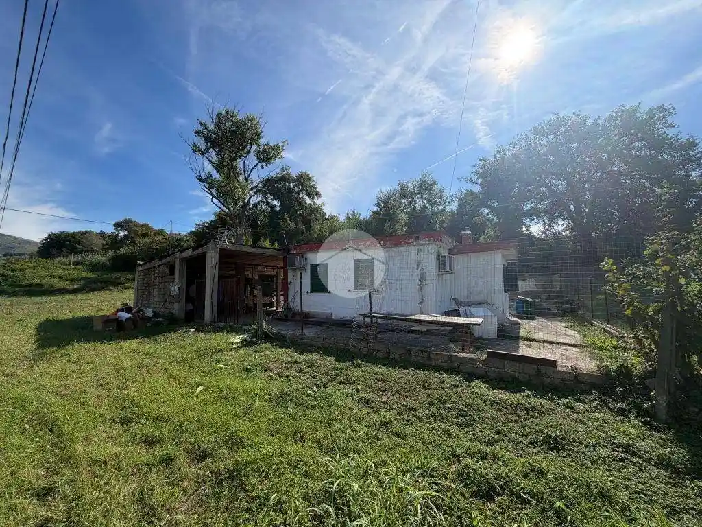 Casa indipendente in vendita a Fara in Sabina