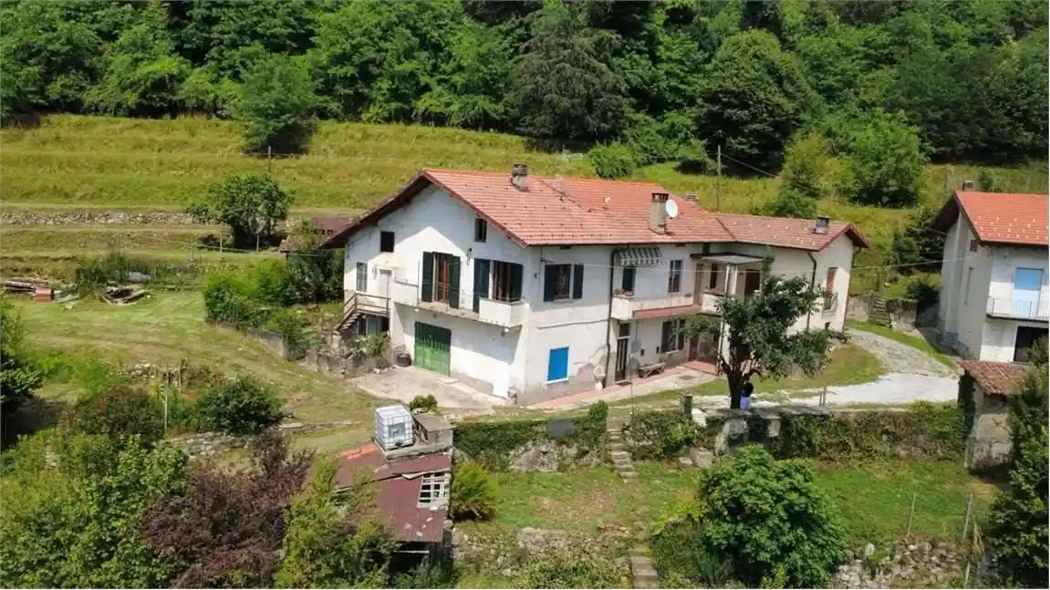 Rustico - Casale in vendita a Cocquio-Trevisago