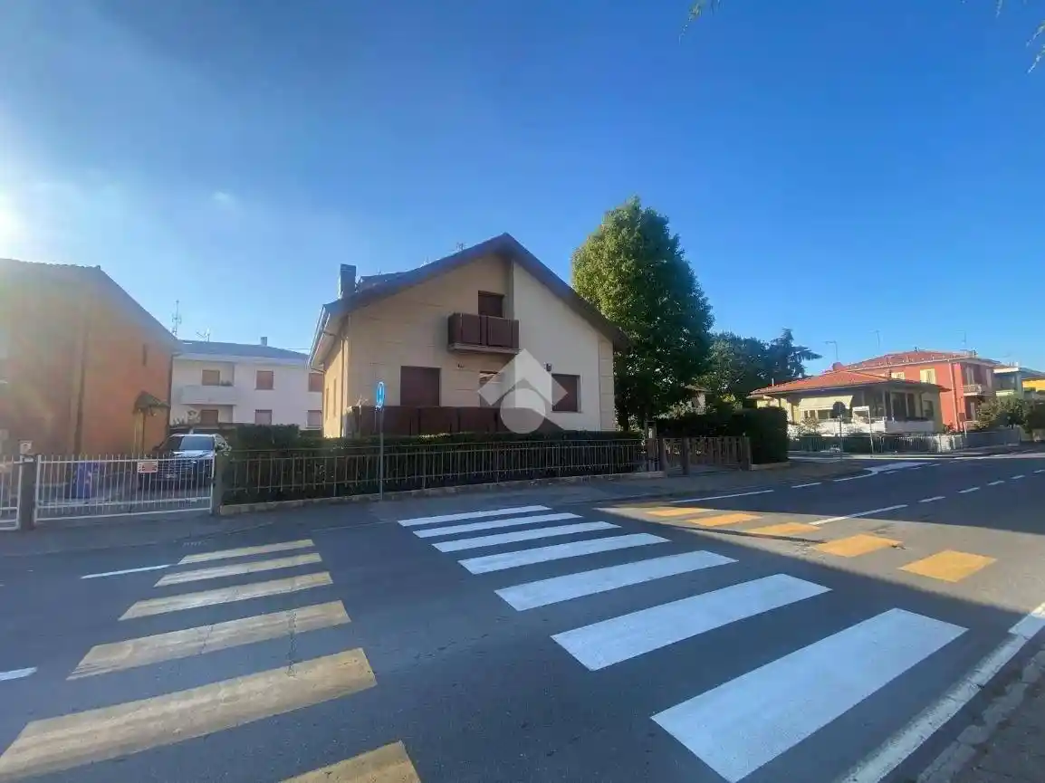 Villa in vendita a Collecchio
