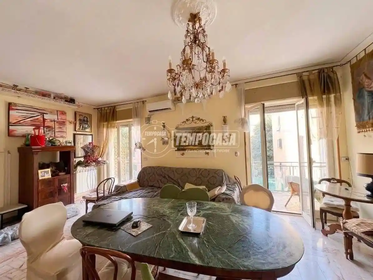 Appartamento in vendita a Napoli