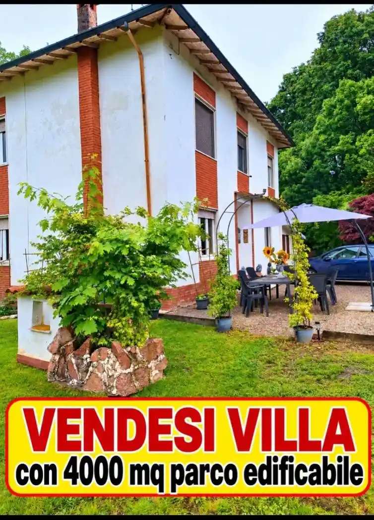 Casa indipendente in vendita a Cazzago Brabbia