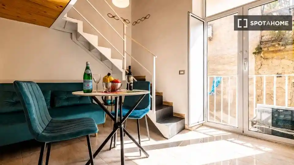 Appartamento in affitto a Napoli