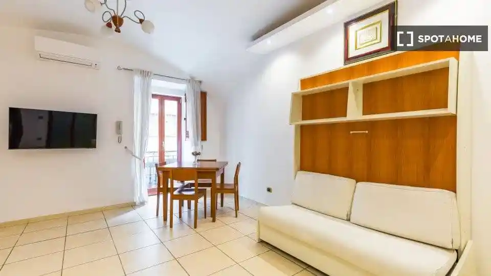 Appartamento in affitto a Napoli