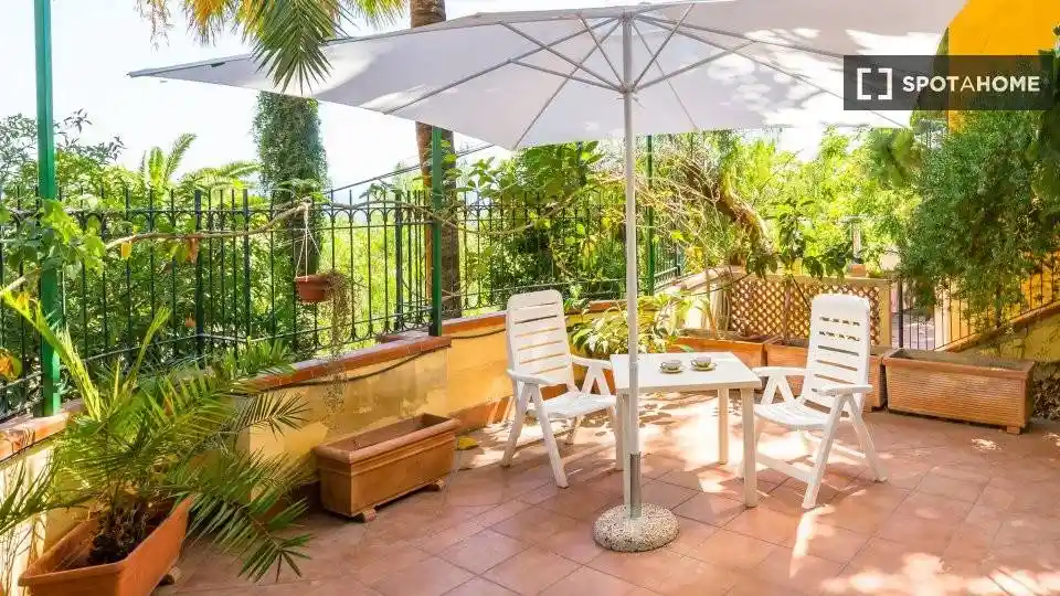 Appartamento in affitto a Napoli
