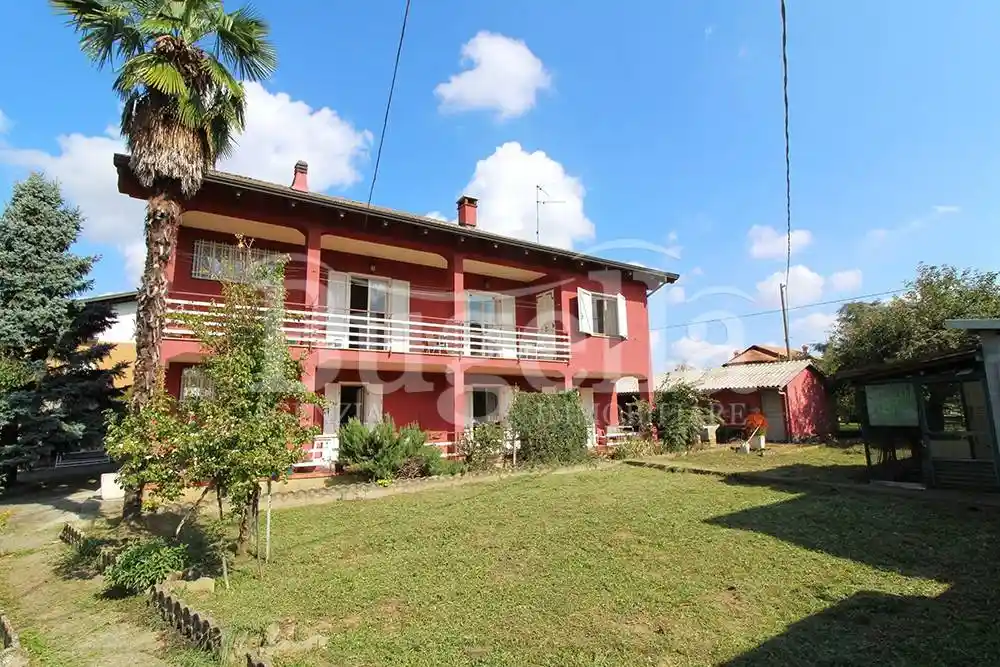 Villa in vendita a Salussola