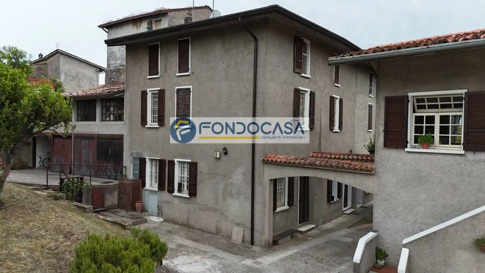 Casa indipendente in vendita a Desenzano del Garda